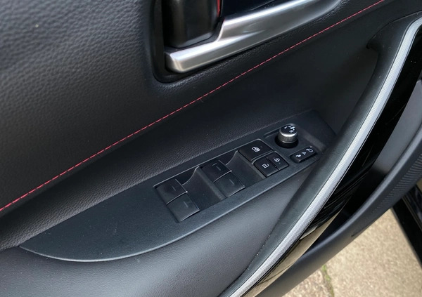 Toyota Corolla cena 105798 przebieg: 71000, rok produkcji 2020 z Łowicz małe 254
